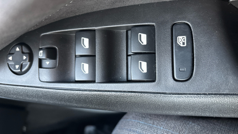 Vauxhall Crossland 1.2 Turbo Ultimate 5dr Petrol Hatchback